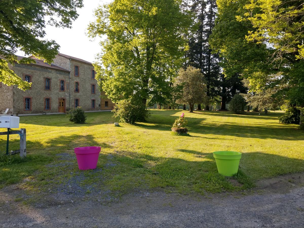 Les Chambres D'Hotes De La Frissonnette Auzelles Экстерьер фото