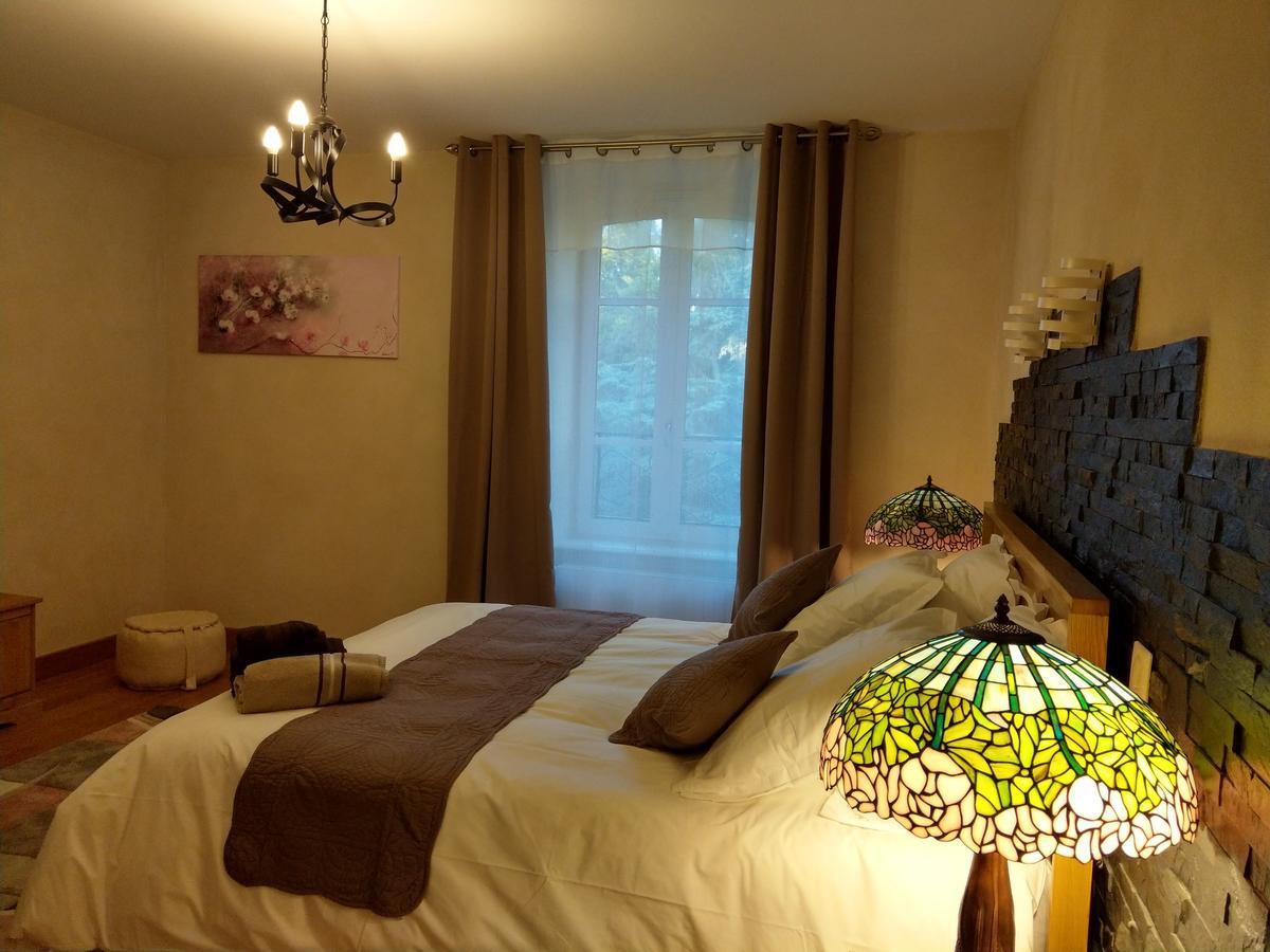 Les Chambres D'Hotes De La Frissonnette Auzelles Экстерьер фото