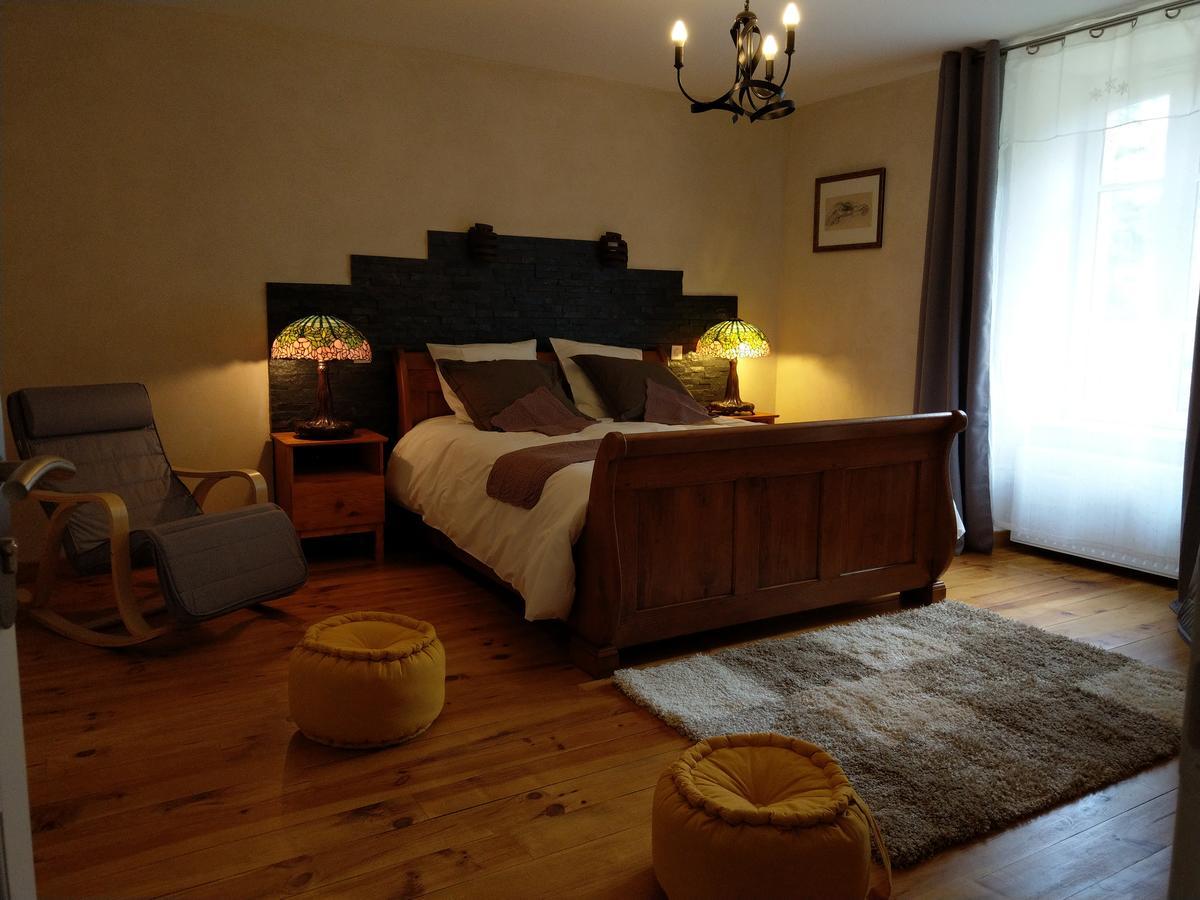 Les Chambres D'Hotes De La Frissonnette Auzelles Экстерьер фото