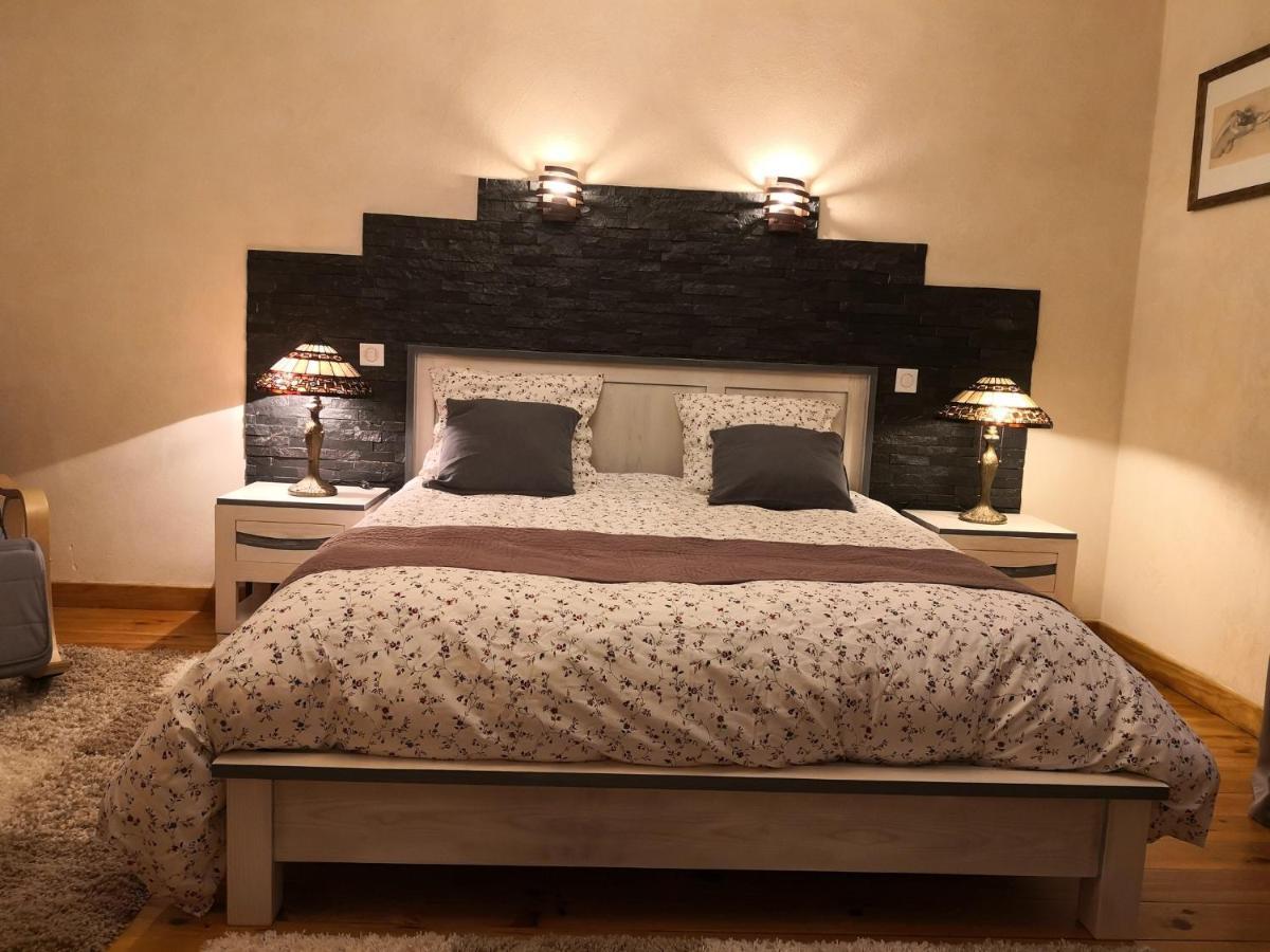 Les Chambres D'Hotes De La Frissonnette Auzelles Экстерьер фото