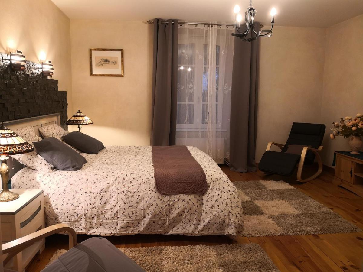 Les Chambres D'Hotes De La Frissonnette Auzelles Экстерьер фото